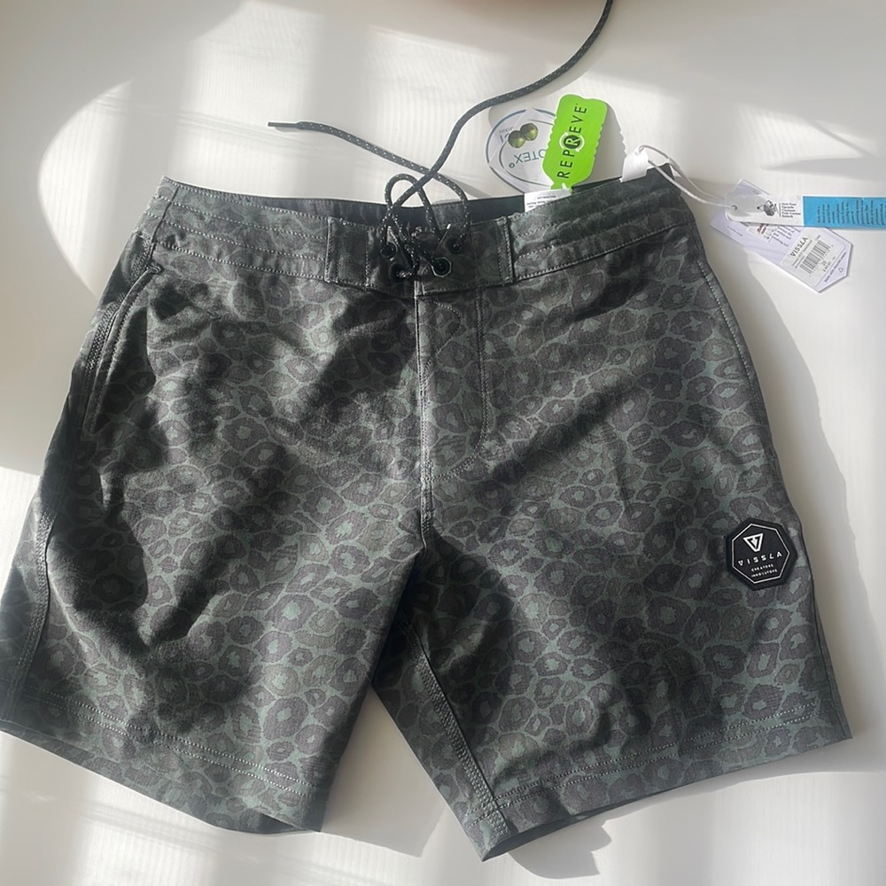 Mens 28 VISSLA Board Shorts